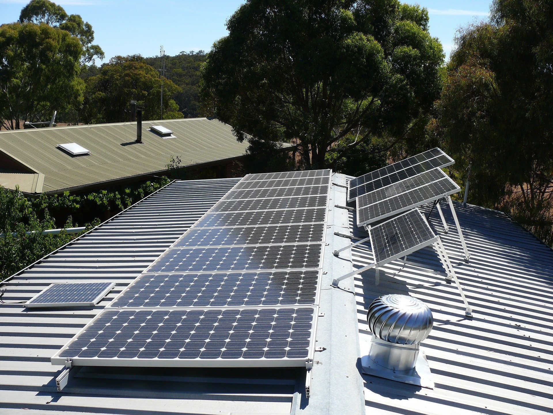 Solar Energy Installation: Pros & Cons